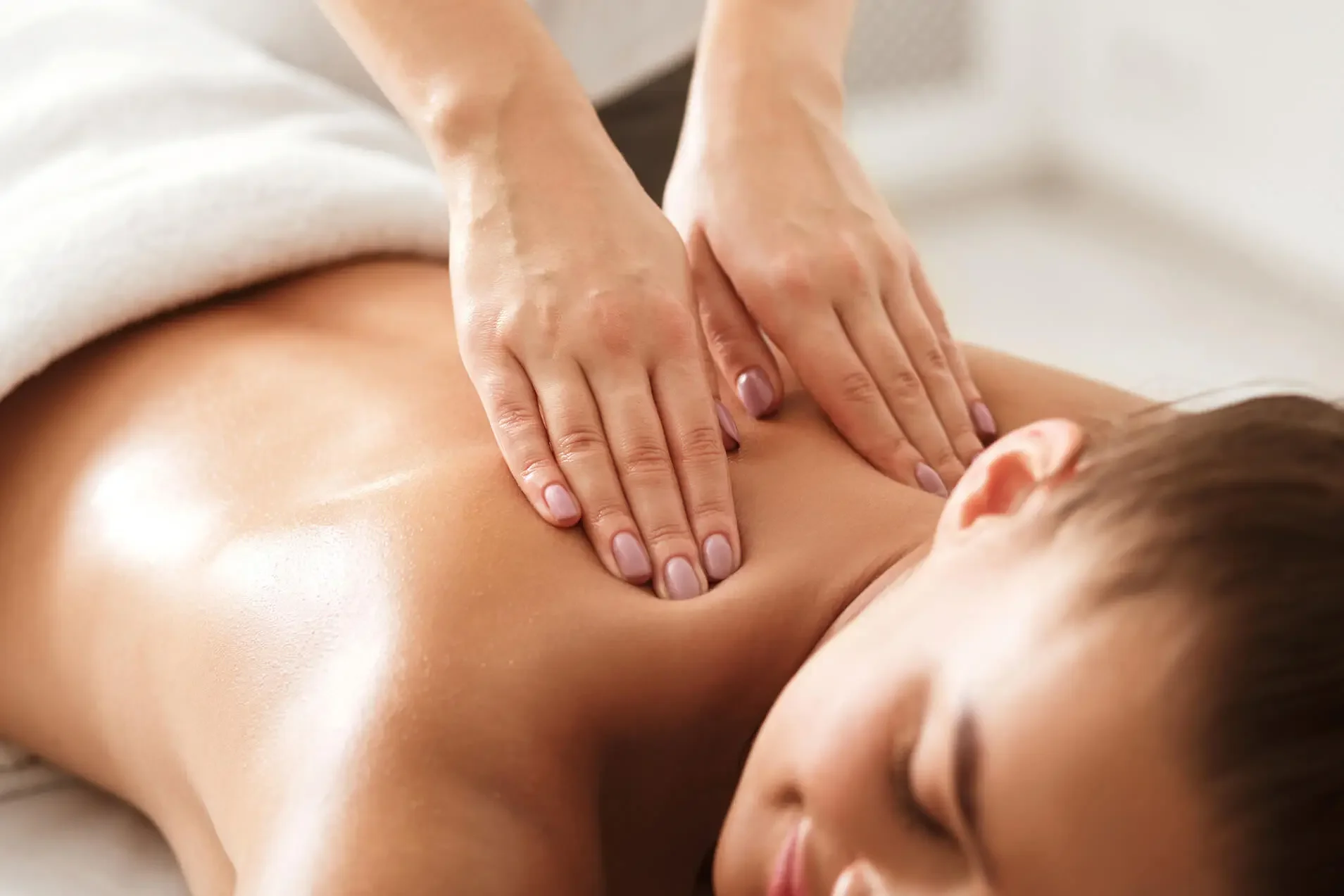 Soin du Dos à Genève : Le Rituel Détox et Relaxation